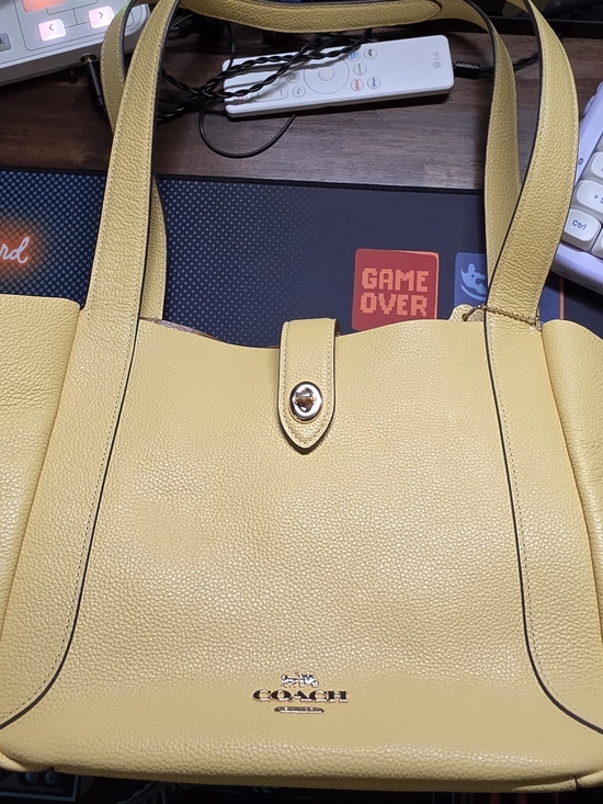 Coach Handbags - Coach Hadley Turnlock Tote Bag